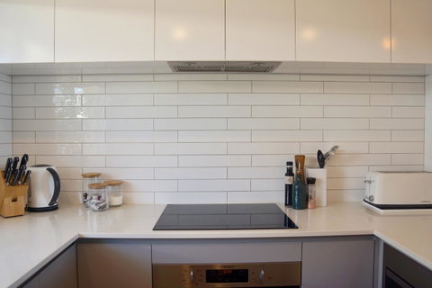 Cottesloe Beachfront Ocean View Apartment - Kingaroy Accommodation 11