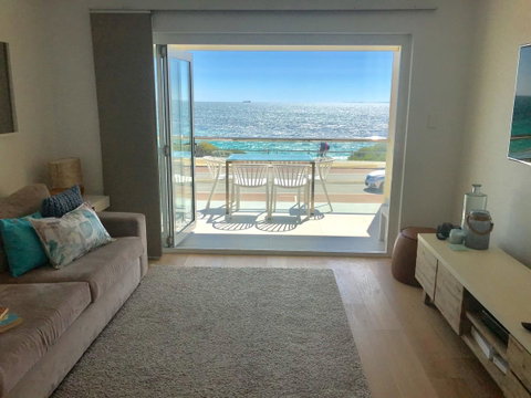 Cottesloe Beachfront Ocean View Apartment - Kingaroy Accommodation 0