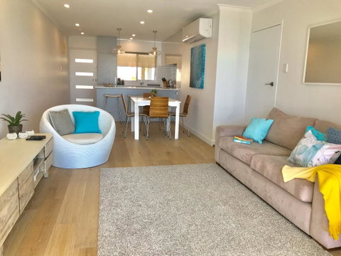 Cottesloe Beachfront Ocean View Apartment - Kingaroy Accommodation 7