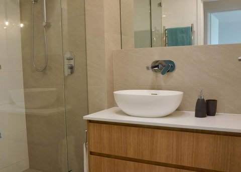Cottesloe Beachfront Ocean View Apartment - Kingaroy Accommodation 17