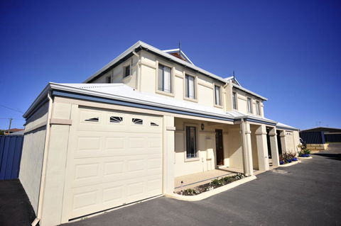Palm Beach Manor - Kingaroy Accommodation 0