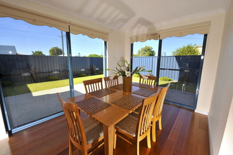 Palm Beach Manor - Kingaroy Accommodation 5