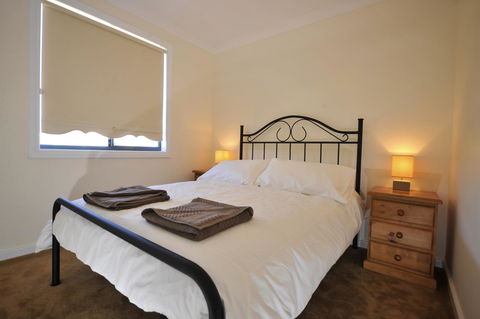 Palm Beach Manor - Kingaroy Accommodation 11