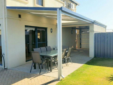 Palm Beach Manor - Kingaroy Accommodation 12