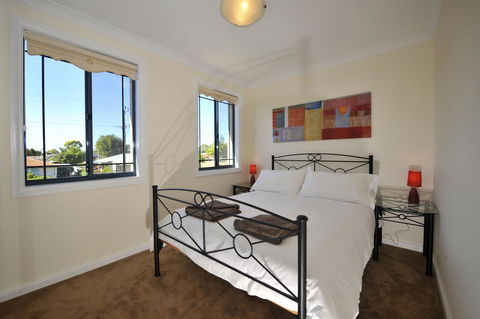 Palm Beach Manor - Kingaroy Accommodation 9