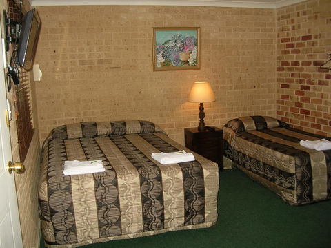 Travellers Rest Motel - Kingaroy Accommodation 11