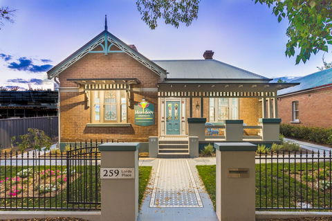 Blue Door Apartments - Kingaroy Accommodation 0