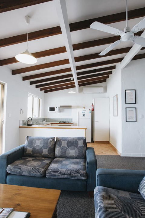 Canal Rocks Beachfront Apartments - Kingaroy Accommodation 4