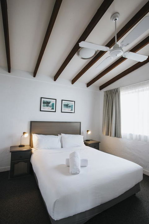 Canal Rocks Beachfront Apartments - Kingaroy Accommodation 19