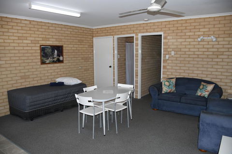 Kalbarri Seafront Villas - Kingaroy Accommodation 15