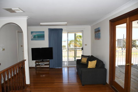 Kalbarri Seafront Villas - Kingaroy Accommodation 5