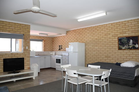 Kalbarri Seafront Villas - Kingaroy Accommodation 16