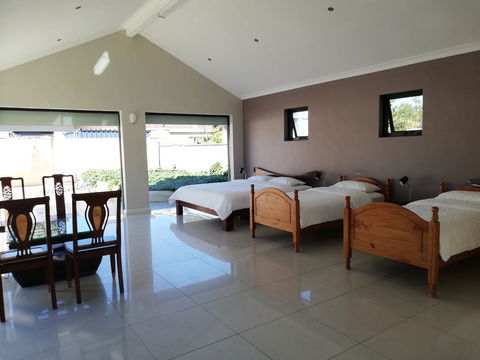 Perth Lake Side Lodge - Kingaroy Accommodation 9