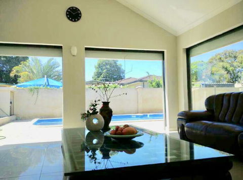 Perth Lake Side Lodge - Kingaroy Accommodation 18