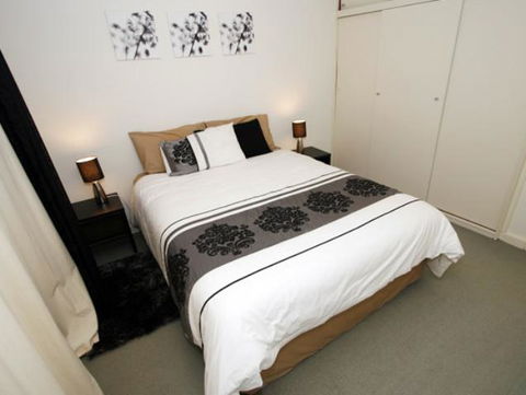 Malibu Apartments - Perth - Kingaroy Accommodation 2