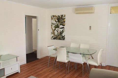 Malibu Apartments - Perth - Kingaroy Accommodation 5