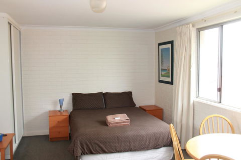Malibu Apartments - Perth - Kingaroy Accommodation 3
