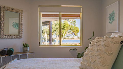 Starboard Views Kalbarri - River Front Apartment - Kingaroy Accommodation 5
