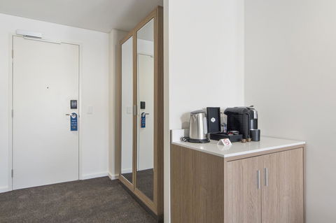 Metro Hotel Perth - Kingaroy Accommodation 1