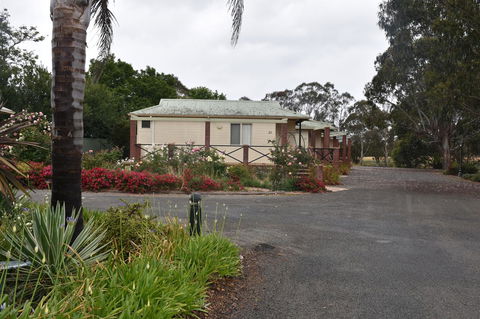 Mount Barker Valley Views Motel & Chalets, Western Australia - Kingaroy Accommodation 32