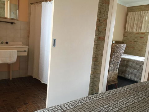 Mount Barker Valley Views Motel & Chalets, Western Australia - Kingaroy Accommodation 6