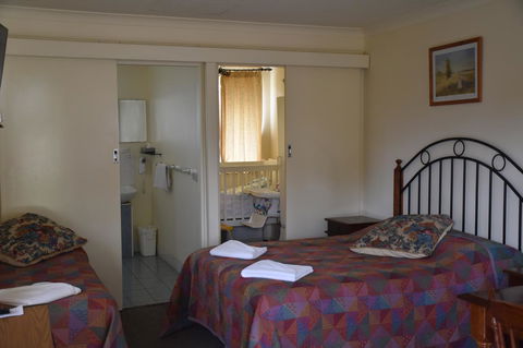Mount Barker Valley Views Motel & Chalets, Western Australia - Kingaroy Accommodation 41