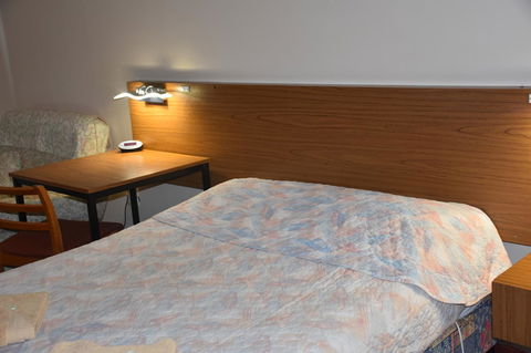 Mount Barker Valley Views Motel & Chalets, Western Australia - Kingaroy Accommodation 43