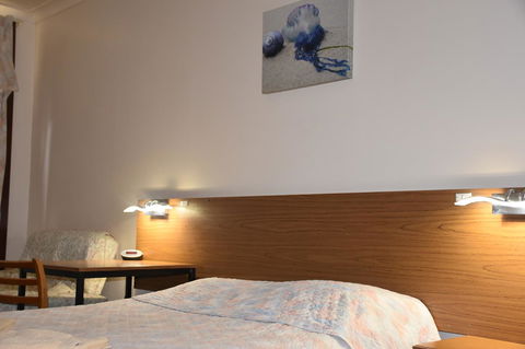 Mount Barker Valley Views Motel & Chalets, Western Australia - Kingaroy Accommodation 44
