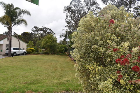 Mount Barker Valley Views Motel & Chalets, Western Australia - Kingaroy Accommodation 24