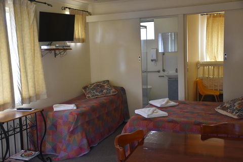 Mount Barker Valley Views Motel & Chalets, Western Australia - Kingaroy Accommodation 40