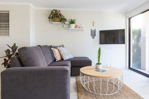 Number 72 Kalbarri Riverview Apartments - Kingaroy Accommodation 1