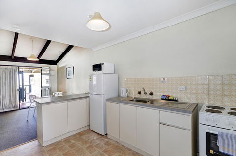 West Beach Lagoon 123 - Location & Views!!! - Kingaroy Accommodation 10