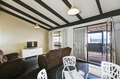 West Beach Lagoon 123 - Location & Views!!! - Kingaroy Accommodation 11