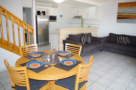 Kalbarri Blue Ocean Villas - Kingaroy Accommodation 3
