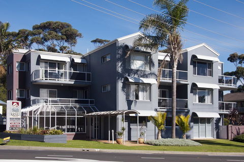 Mollymook Cove Apartments - Kingaroy Accommodation 0