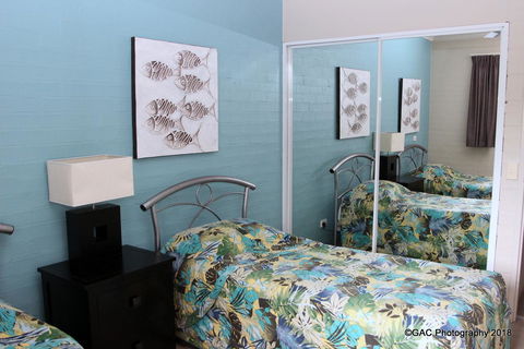Mollymook Cove Apartments - Kingaroy Accommodation 21