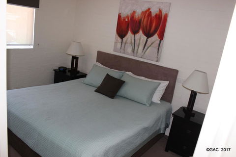 Mollymook Cove Apartments - Kingaroy Accommodation 25
