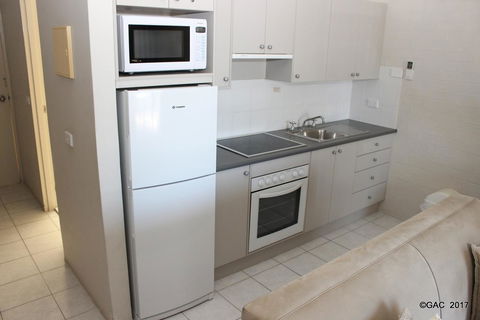 Mollymook Cove Apartments - Kingaroy Accommodation 11