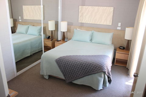 Mollymook Cove Apartments - Kingaroy Accommodation 33
