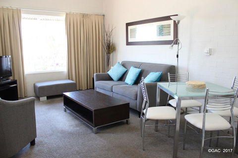 Mollymook Cove Apartments - Kingaroy Accommodation 32