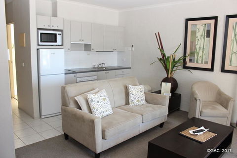 Mollymook Cove Apartments - Kingaroy Accommodation 30