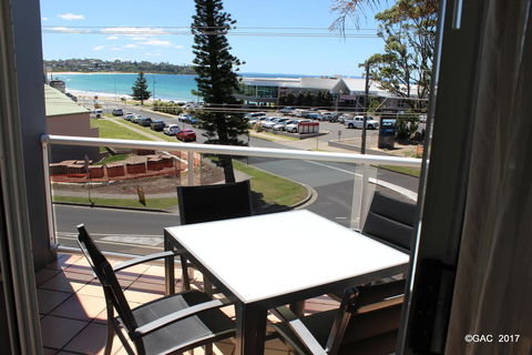 Mollymook Cove Apartments - Kingaroy Accommodation 7