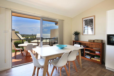 The Cove At Culburra - Direct Access To Beach - Kingaroy Accommodation 2