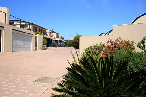 The Cove At Culburra - Direct Access To Beach - Kingaroy Accommodation 24
