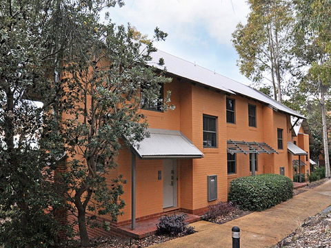 Villa Executive 2br Cypress DS Located Within Cypress Lakes Resort - Kingaroy Accommodation 2