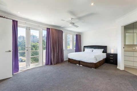 Kensington Self-Contained Modern House (89BROM) - Kingaroy Accommodation 1