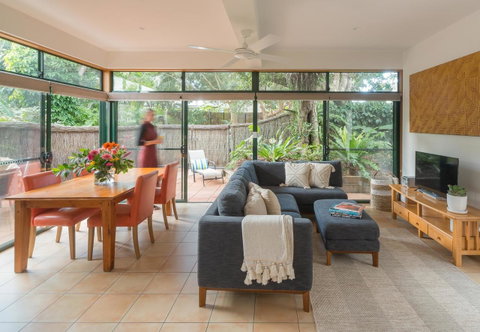 The Crest Byron Bay - Kingaroy Accommodation 1