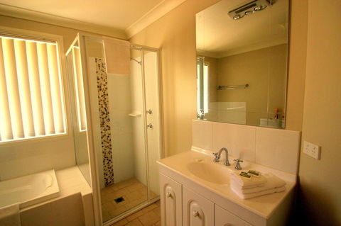 Colonial Court Villas - Kingaroy Accommodation 29