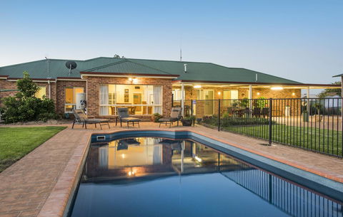 Colonial Court Villas - Kingaroy Accommodation 2