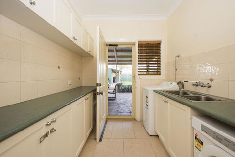 Colonial Court Villas - Kingaroy Accommodation 7